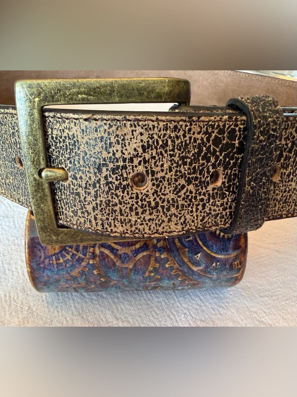 GENUINE LEATHER Vintage-Look Belt in black and tan